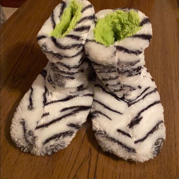 Dearfoams zebra slippers - Picture 2 of 4